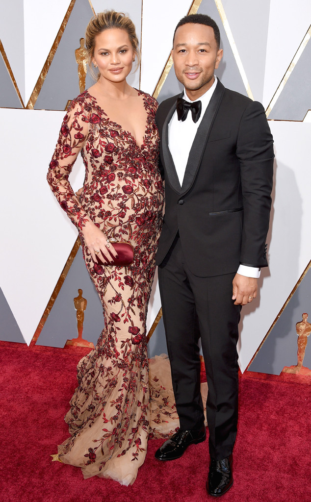 Chrissy Teigen Is Glowing With John Legend By Her Side At Oscars E News Uk